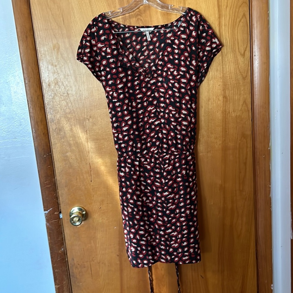 Black and red leopard print
